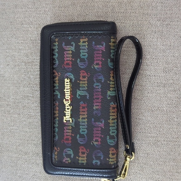 Juicy Couture Handbags - Juicy Couture Wristlet Wallet